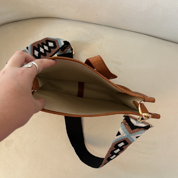 Brown Faux Leather Snakeskin Purse with Embroidered Strap - Picture 3 of 3